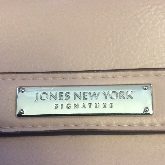 Jones New York Signature puse - Picture 2 of 3